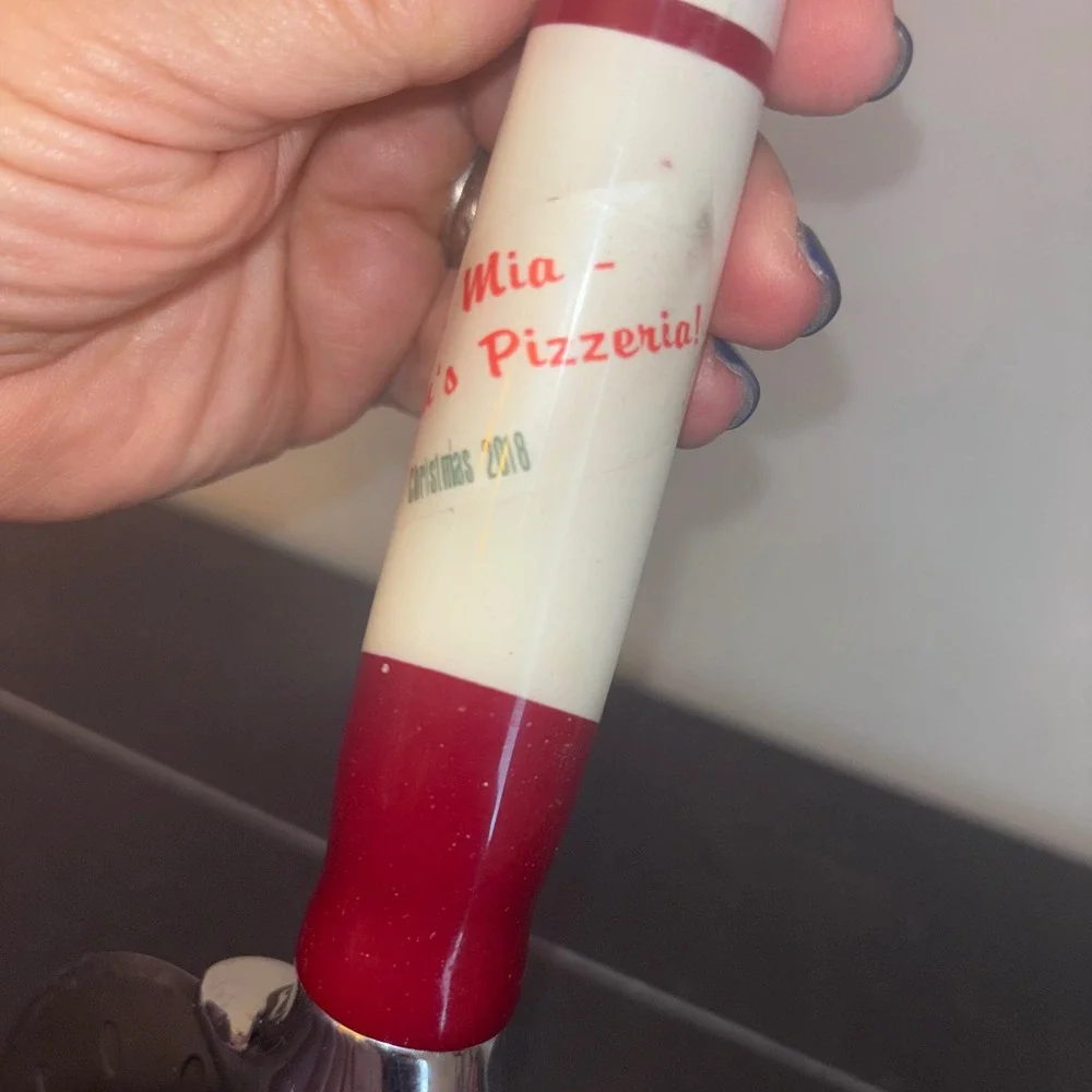 Mama Mia Klein's Pizzeria Pizza Cutter Red Cream‎ Stainless Steel 9 Inch 2018